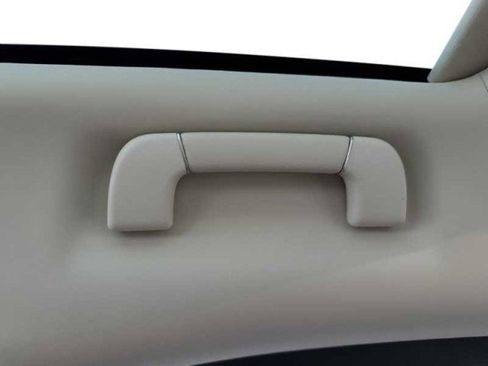 Used 2022 Bentley Flying Spur W12 image 64