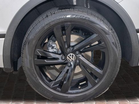 Used 2024 Volkswagen Tiguan SE R-Line image 35