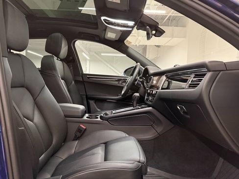 Certified 2026 Porsche Macan image 23