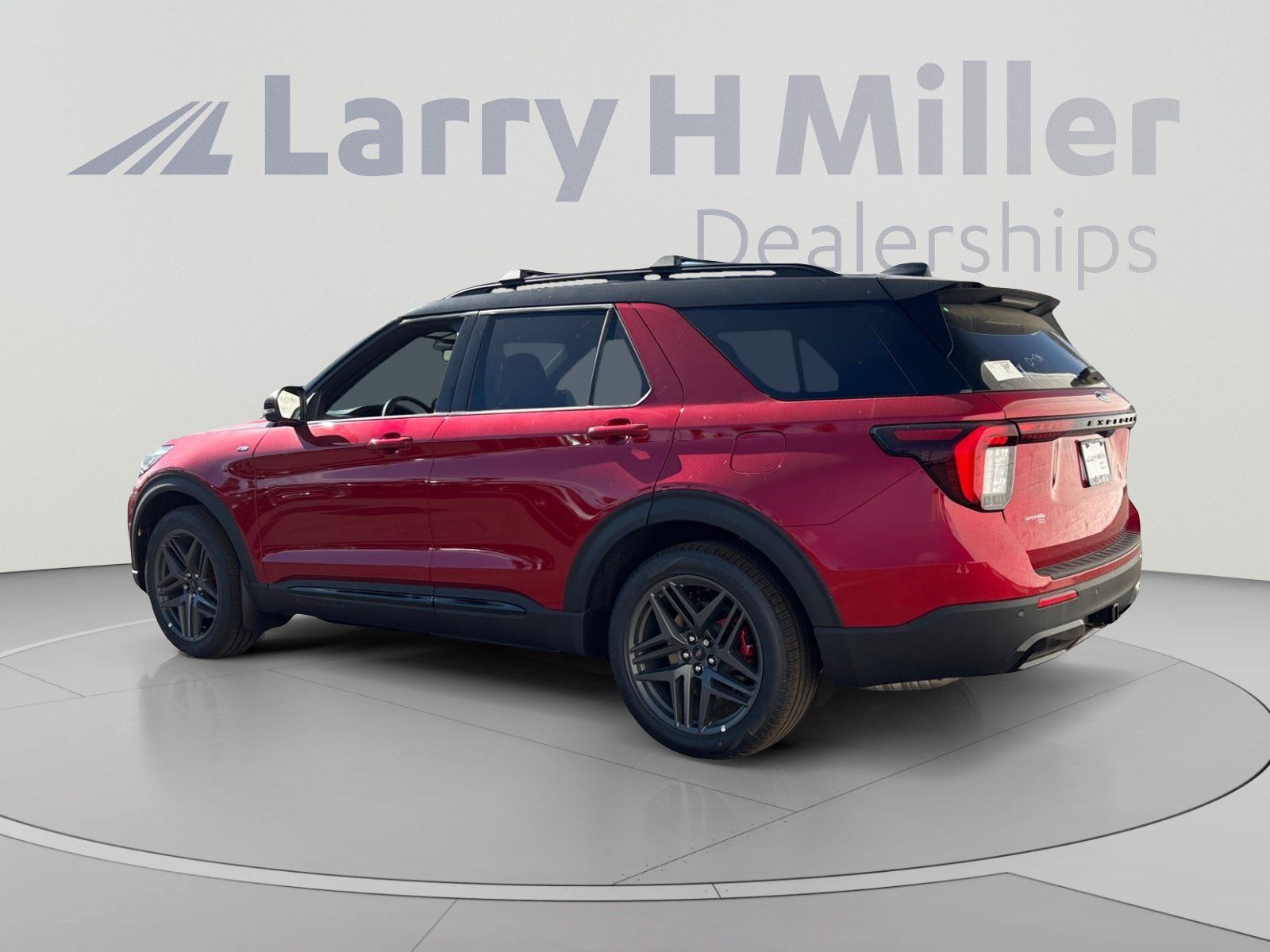 New 2025 Ford Explorer ST-Line w/ Premium Package RWD image 3