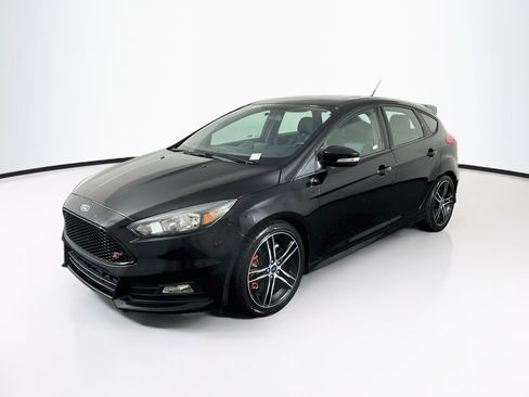 Used 2016 Ford Focus ST FWD image 3