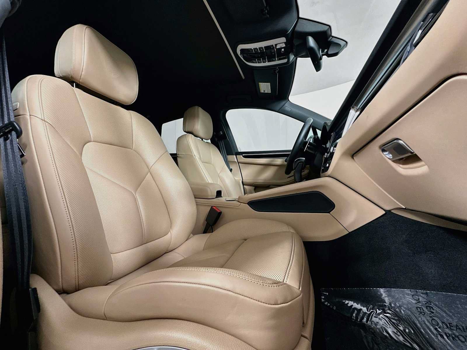 Certified 2026 Porsche Macan AWD/4WD image 29