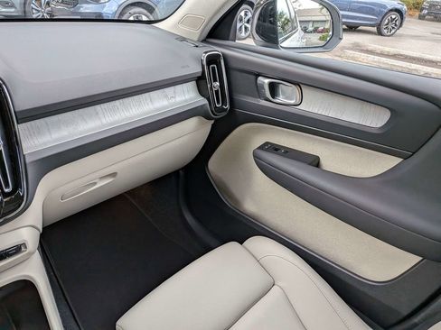 Certified 2026 Volvo XC40 B5 Plus AWD/4WD image 17