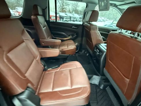 Used 2020 Chevrolet Suburban Premier w/ Premier Plus Edition image 36