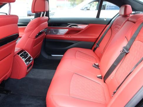 Used 2022 BMW 750i xDrive w/ M Sport Package AWD/4WD image 44