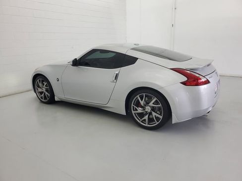 Used 2016 Nissan 370Z w/ Sport Package image 7