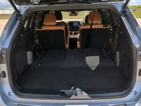 Used 2022 Toyota Highlander Platinum AWD/4WD image 42