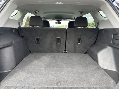Used 2022 GMC Terrain SLE w/ Driver Convenience Package FWD image 31
