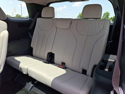 Used 2025 Hyundai Palisade Limited AWD/4WD image 11