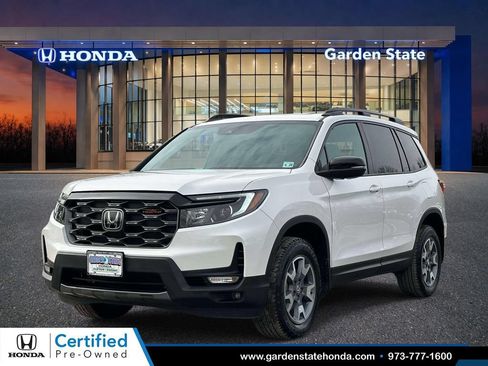 Used 2023 Honda Passport TrailSport image 1