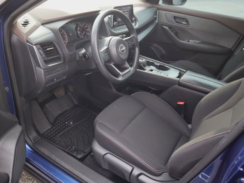 Used 2023 Nissan Rogue S image 13