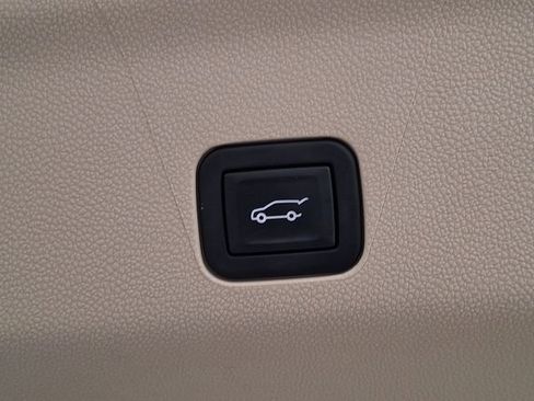 Used 2024 Cadillac Escalade Premium Luxury w/ Performance Package image 42