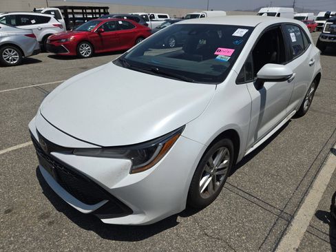 Used 2021 Toyota Corolla SE FWD image 2