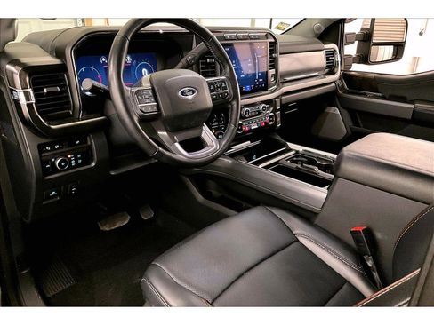 Used 2022 Chevrolet Colorado Z71 image 12