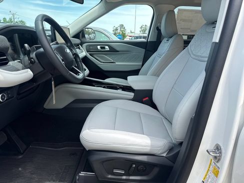 New 2026 Ford Explorer Platinum AWD/4WD image 10