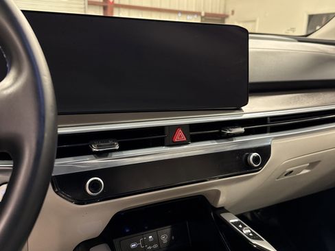 Used 2024 Kia Sorento SX image 9