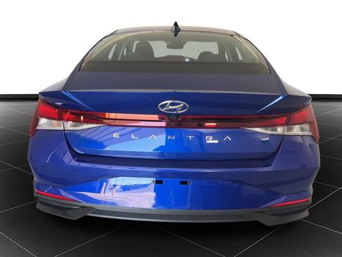 Used 2022 Hyundai Elantra SEL FWD image 4