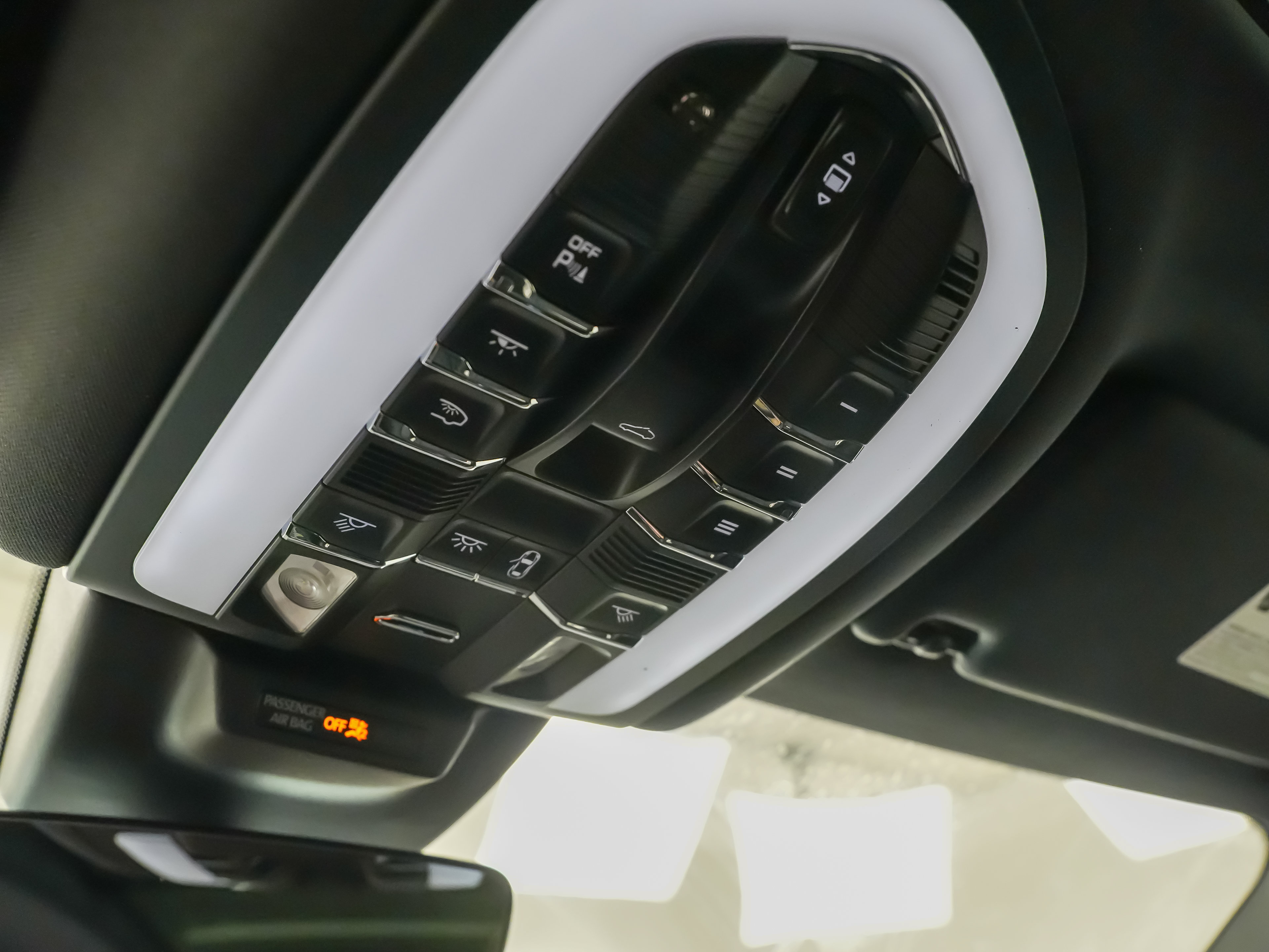 Certified 2026 Porsche Macan S AWD/4WD image 28
