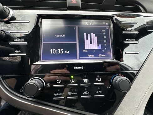 Used 2020 Toyota Camry LE image 21