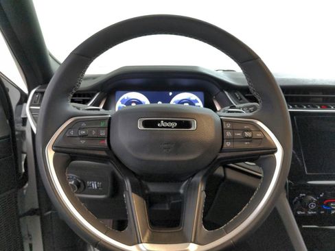 Used 2024 Jeep Grand Cherokee Altitude image 21