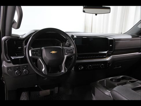 Certified 2023 Chevrolet Silverado 1500 LT AWD/4WD image 7