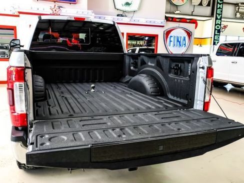 Used 2017 Ford F250 Lariat w/ Lariat Value Package AWD/4WD image 60