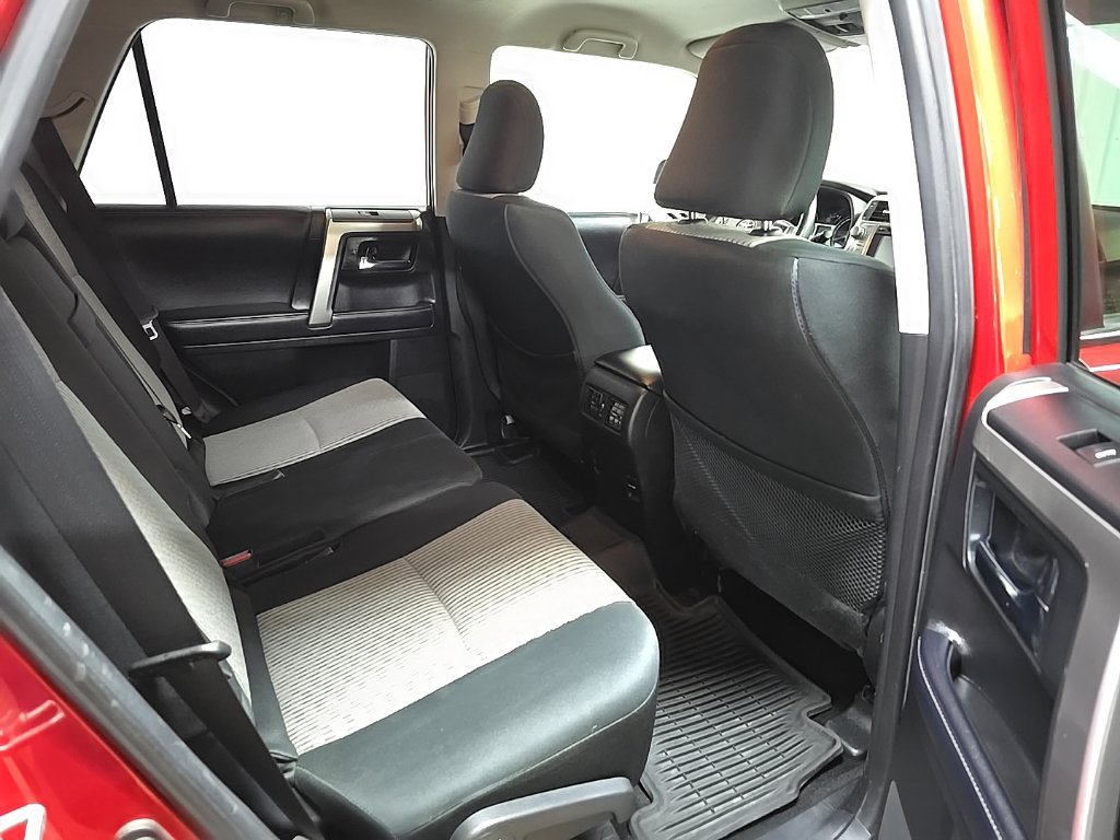 Used 2018 Toyota 4Runner SR5 AWD/4WD image 18