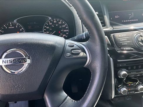 Used 2018 Nissan Pathfinder SV AWD/4WD image 19