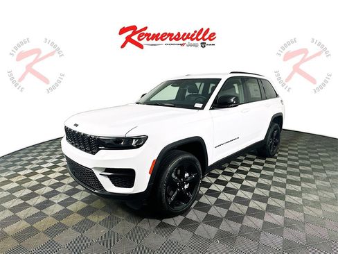 New 2025 Jeep Grand Cherokee Altitude image 3