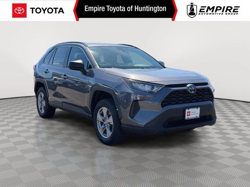 Used 2022 Toyota RAV4 LE AWD/4WD image 1