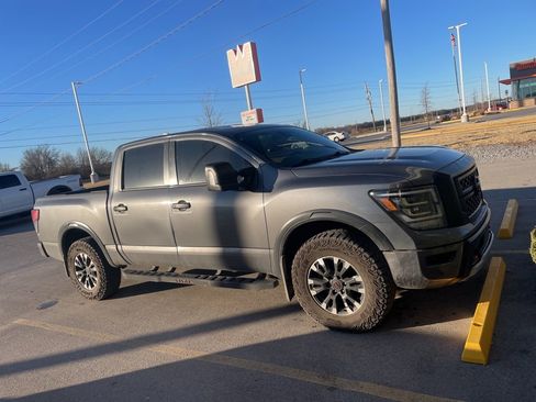 Used 2023 Nissan Titan PRO-4X w/ Pro-4x Convenience Package image 5