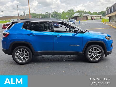 Used 2025 Jeep Compass Limited AWD/4WD image 7