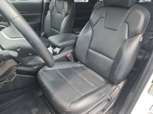 Used 2024 Kia Telluride LX FWD image 23