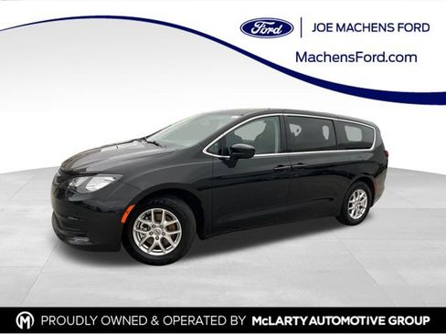 Used 2023 Chrysler Voyager LX FWD image 1