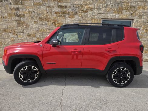Used 2017 Jeep Renegade Trailhawk w/ Premium Trailhawk Package image 1