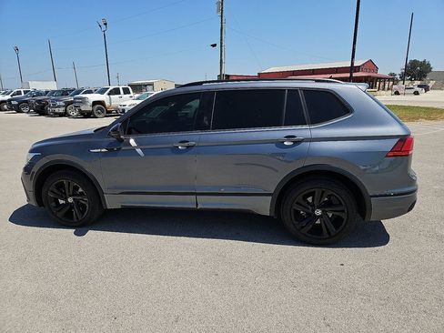 Used 2024 Volkswagen Tiguan SE R-Line w/ MDO Package, Three-Row FWD image 3
