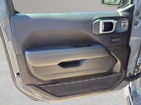 Used 2022 Jeep Wrangler Unlimited Rubicon 4xe w/ Cold Weather Group image 10