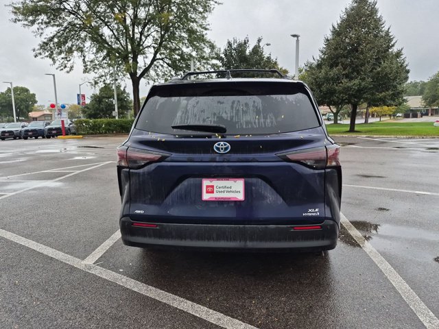 Used 2024 Toyota Sienna XLE w/ XLE Plus Package AWD/4WD image 6