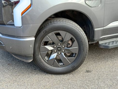 Certified 2022 Ford F150 Lightning Lariat image 11