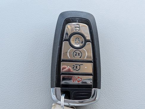 Certified 2025 Lincoln Aviator Reserve image 35