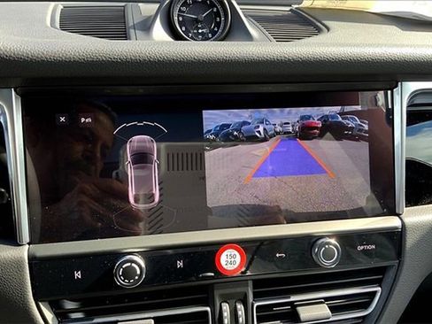 Certified 2026 Porsche Macan image 35