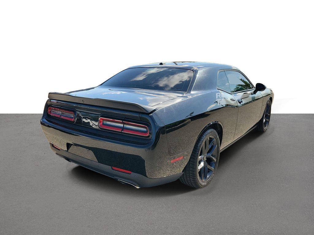 Used 2022 Dodge Challenger R/T w/ Driver Convenience Group RWD image 3
