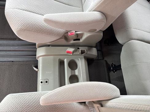 Used 2011 Toyota Sienna LE image 23