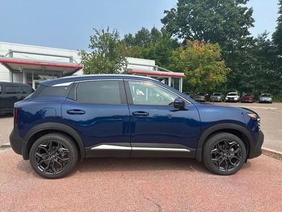 New 2025 Nissan Kicks SR w/ SR Premium Package