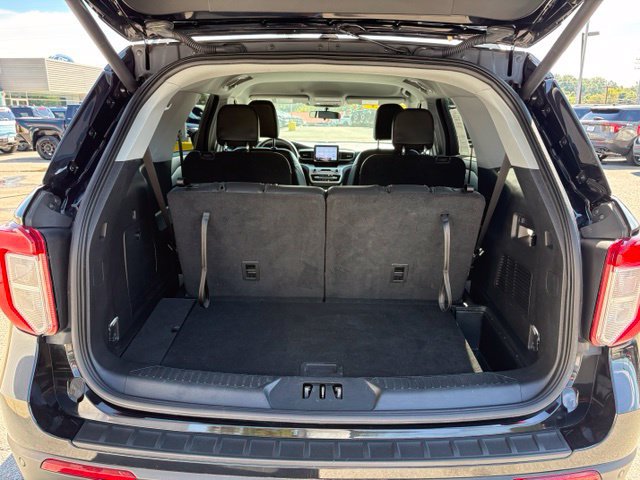 Used 2023 Ford Explorer XLT w/ Equipment Group 202A AWD/4WD image 35