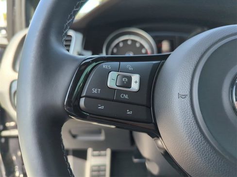 Used 2017 Volkswagen Golf R 4-Door image 35