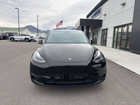Used 2023 Tesla Model Y Long Range image 2