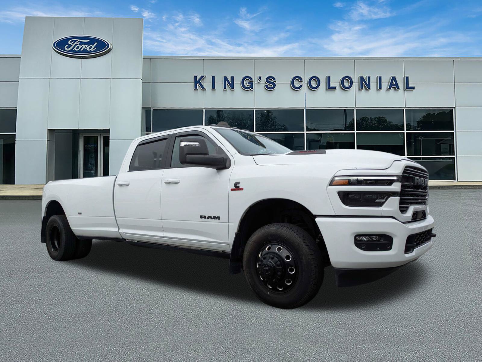 Used 2025 RAM 3500 Laramie AWD/4WD image 1