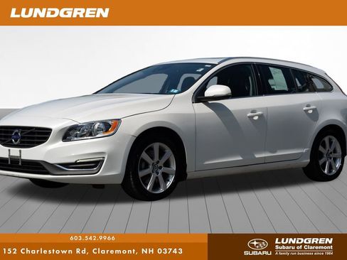 Used 2017 Volvo V60 T5 Premier w/ Convenience Package image 9
