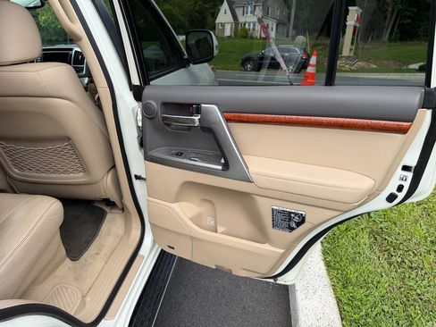 Used 2014 Toyota Land Cruiser AWD/4WD image 16